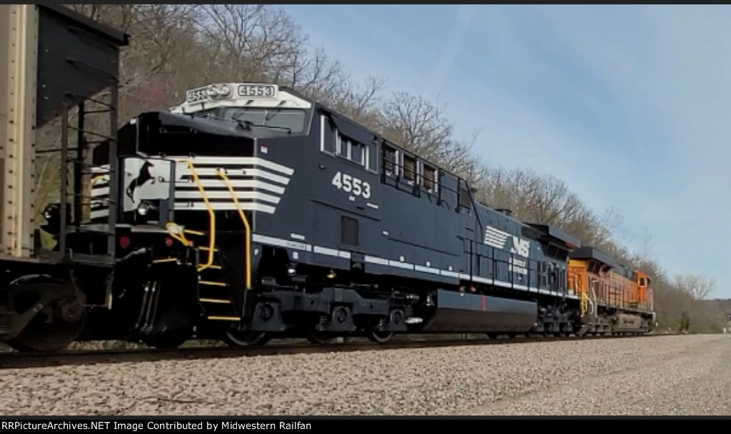 Norfolk Southern AC44C6M 4553